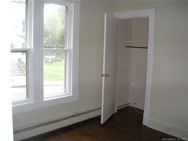 Building Photo - 99 Galpin St