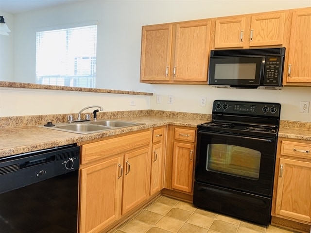 Building Photo - 612 Woodson Dr