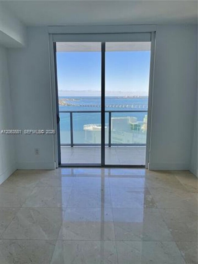 Foto del edificio - 1300 Brickell Bay Dr