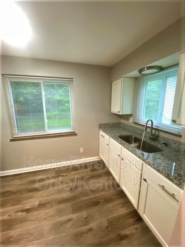 Building Photo - 1810 Quebec Rd