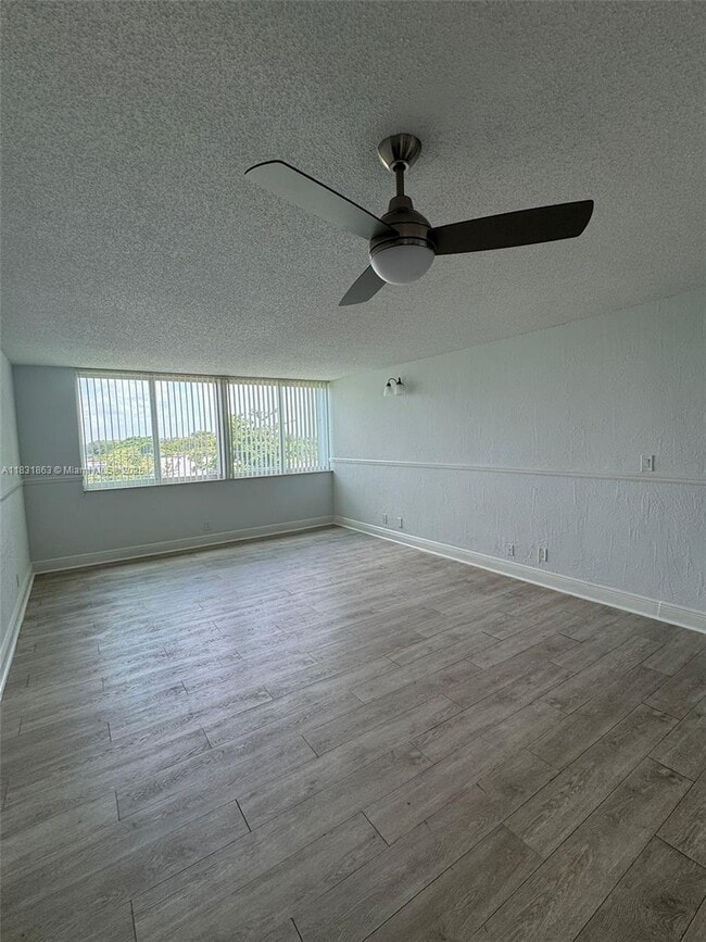 Building Photo - 9125 SW 77th Ave