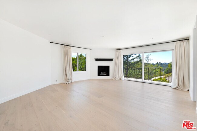 Foto del edificio - 32305 Blue Rock Ridge
