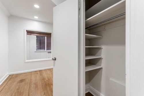 Building Photo - 343 W 51st St