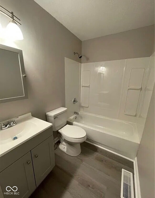 Foto del edificio - 2926 Eagledale Dr