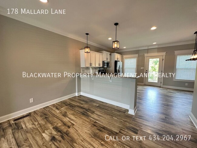 Building Photo - 3 Bedroom Braxton Park Townhome!