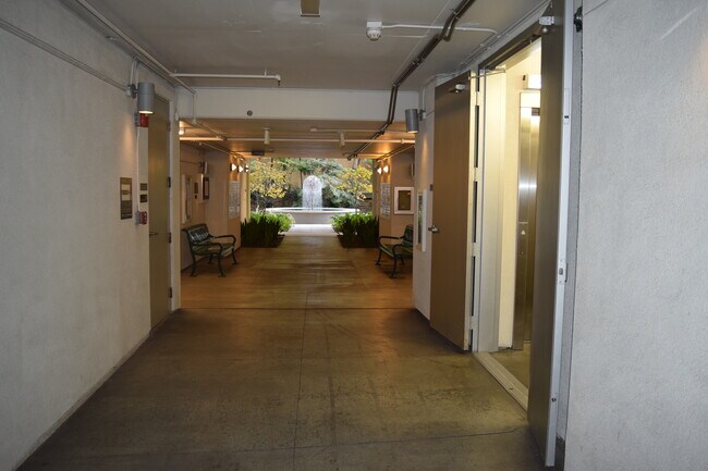 Building Photo - 1130 S FLOWER St