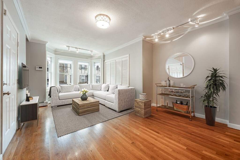 Foto principal - 159 W 7th St
