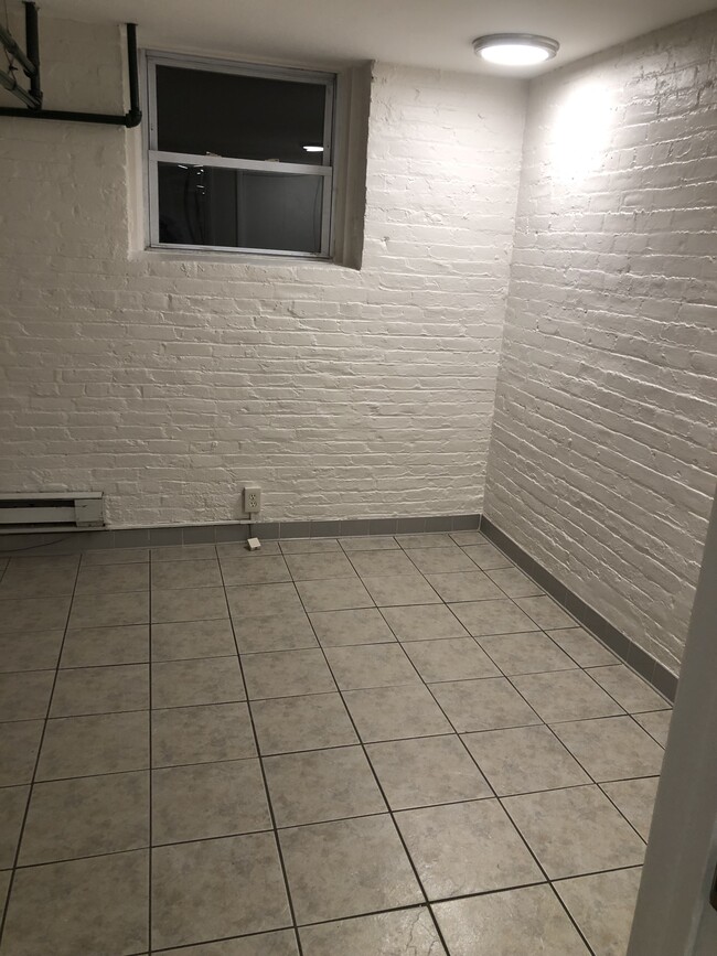 Unidad 1 - 584 Madison Ave