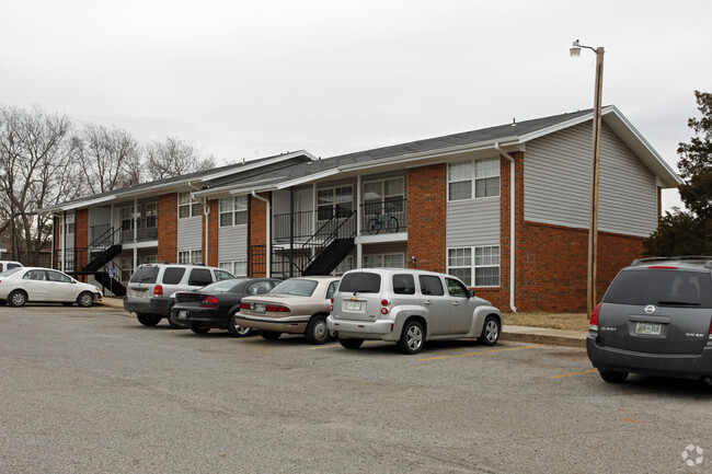 Primary Photo - Cedar Creek Apartments