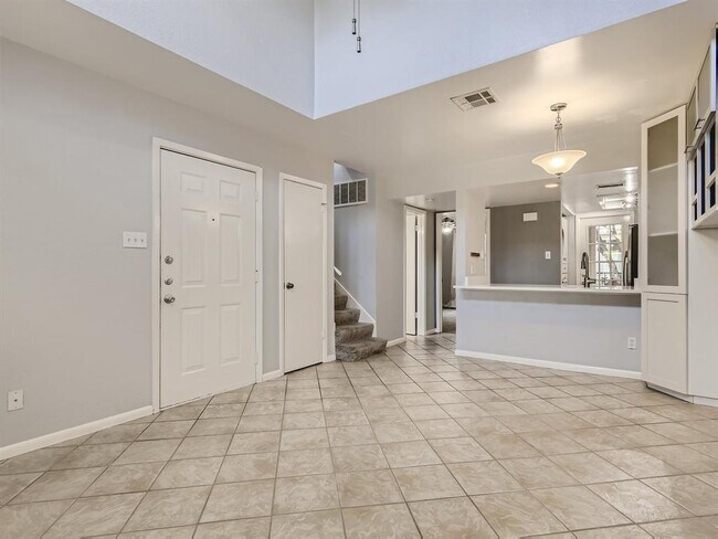 Building Photo - 2104 Cullen Ave