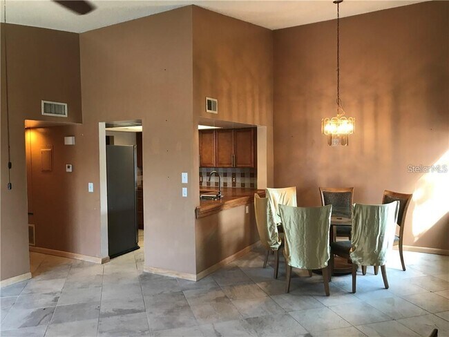 Foto del edificio - 4559 Lakeway Dr