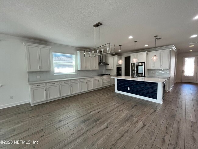 Building Photo - 855 Flach Dr