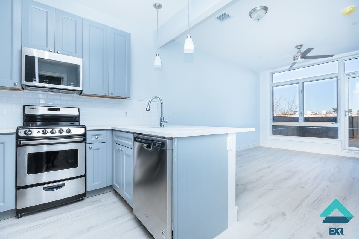 Foto principal - 462 Seneca Ave