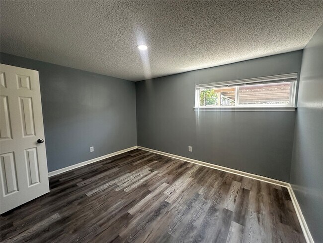 Foto del edificio - 3262 Branard St