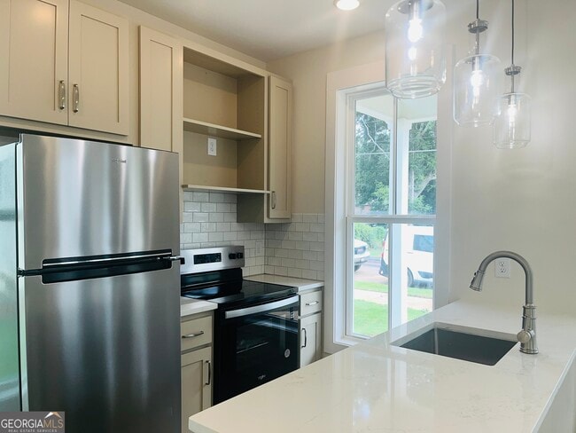 Building Photo - 107 Gardenia Ln