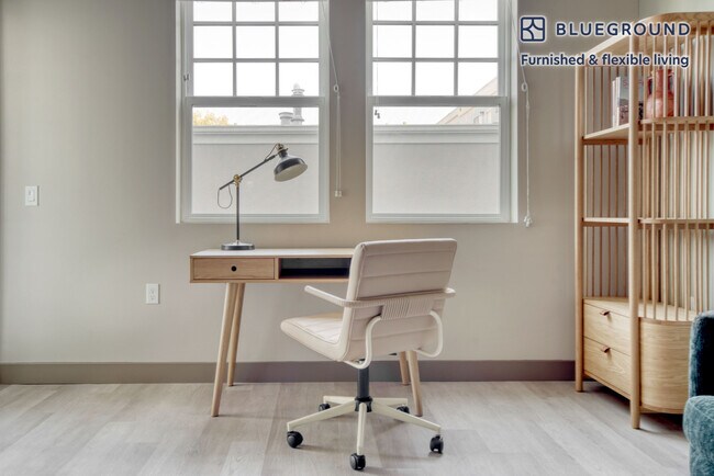 Foto del edificio - 920 Bayswater Ave