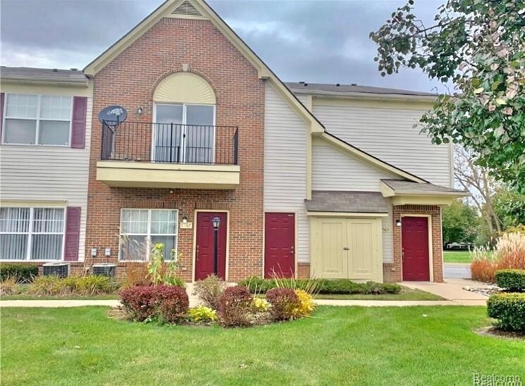 Primary Photo - 9563 Lakeside Dr