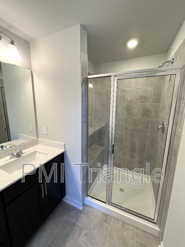 Foto del edificio - 1615 Singing Bird Trl