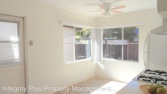 Foto del edificio - 8701-8723 Lemon Ave