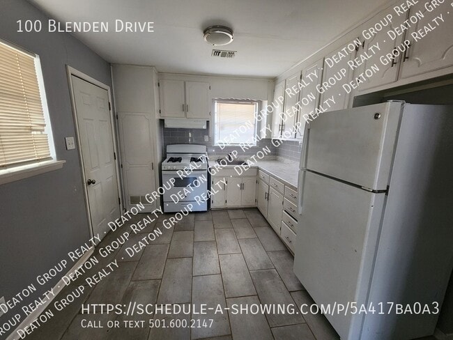 Building Photo - 100 Blenden Dr