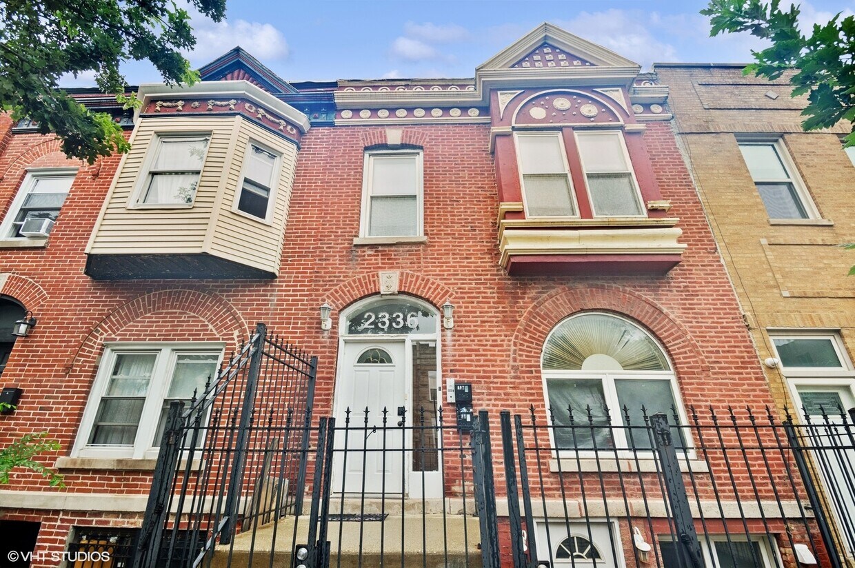 Primary Photo - 2336 W Taylor St