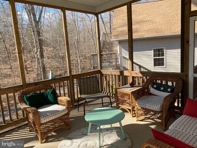 Foto del edificio - 346 Overton Dr