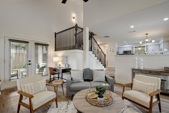 Primary Photo - Fully Furnished 3 Bed/3Bath Rental