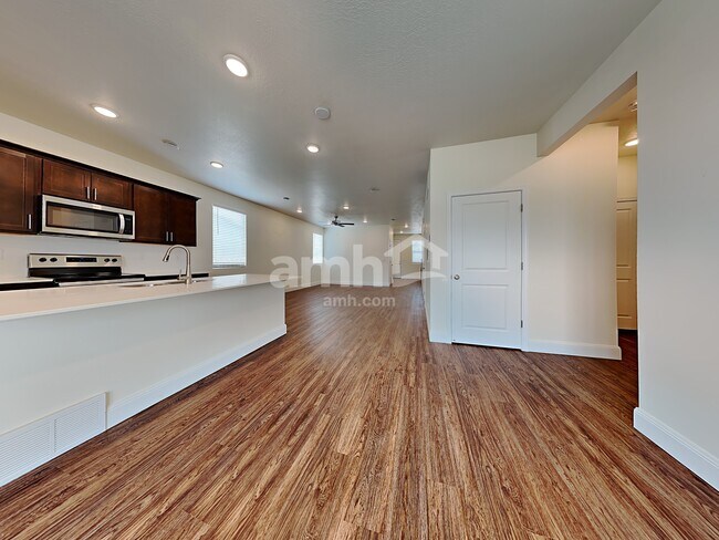Building Photo - 3321 S 2580 W
