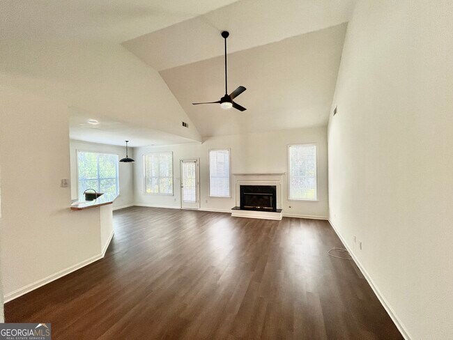 Building Photo - 220 Churchill Ct
