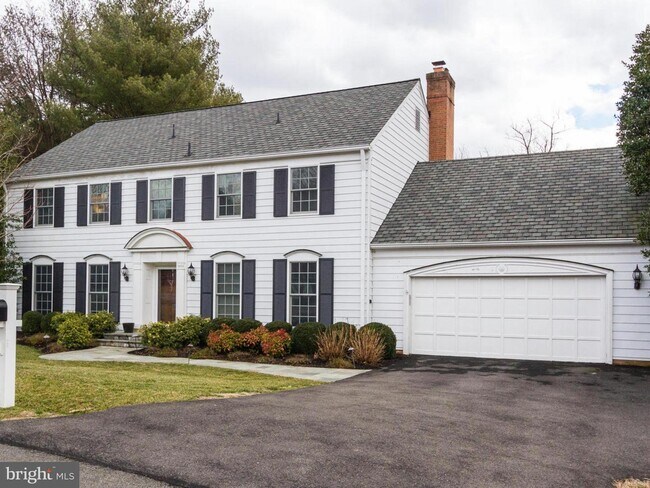 Building Photo - 9803 Spring Ridge Ln