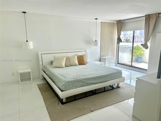 Foto del edificio - 1800 Collins Ave