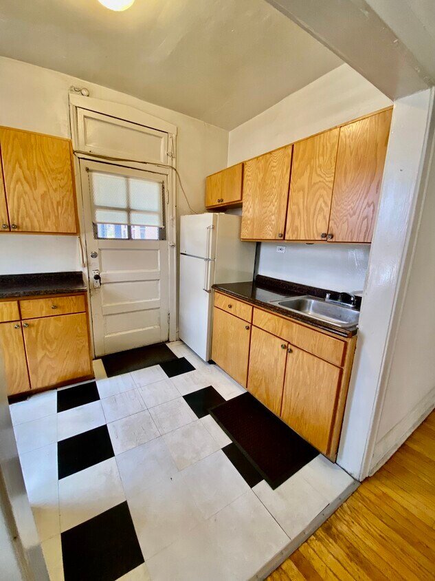 Primary Photo - 4807 N Hermitage Ave