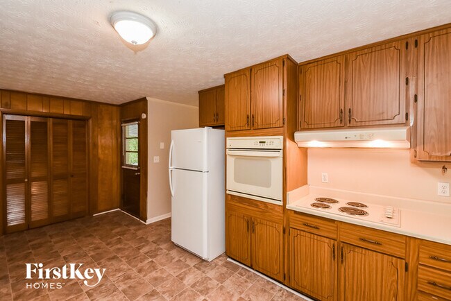 Building Photo - 4819 Lehigh Dr