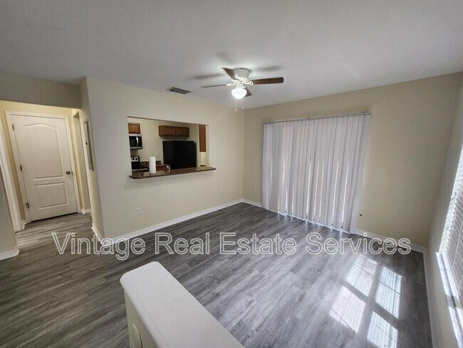Building Photo - 10932 Keys Gate Dr