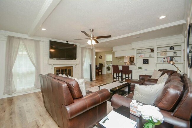 Foto del edificio - 13 Woodhaven Wood Dr