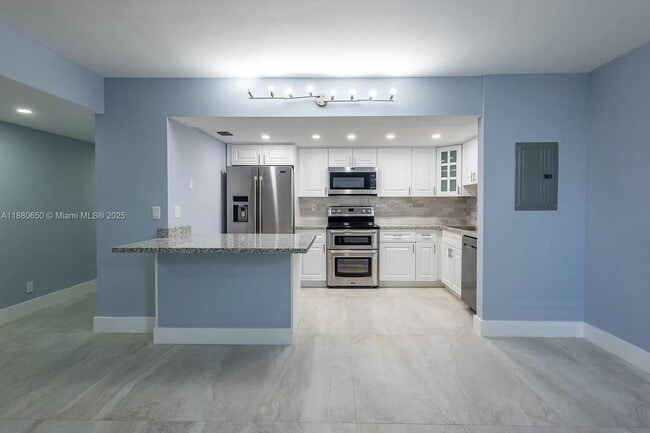 Building Photo - 20350 W Country Club Dr