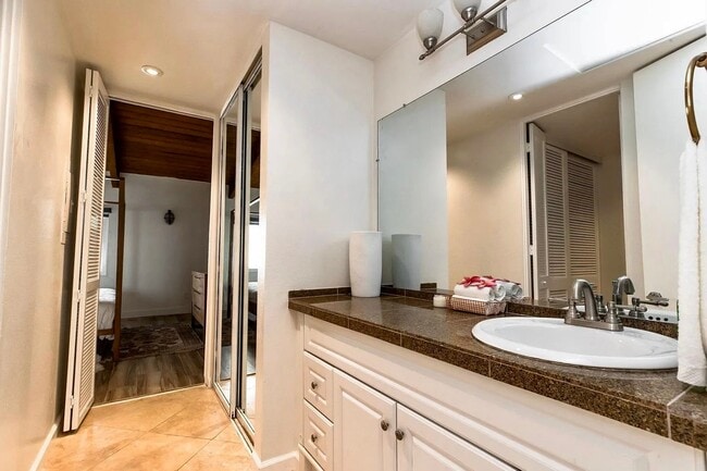 Foto del edificio - 6526 Ocean Crest Dr