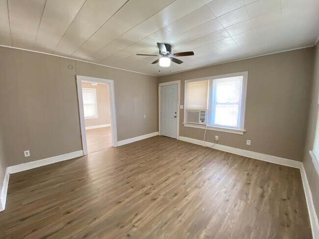 Foto del edificio - 1345 SW 27th St