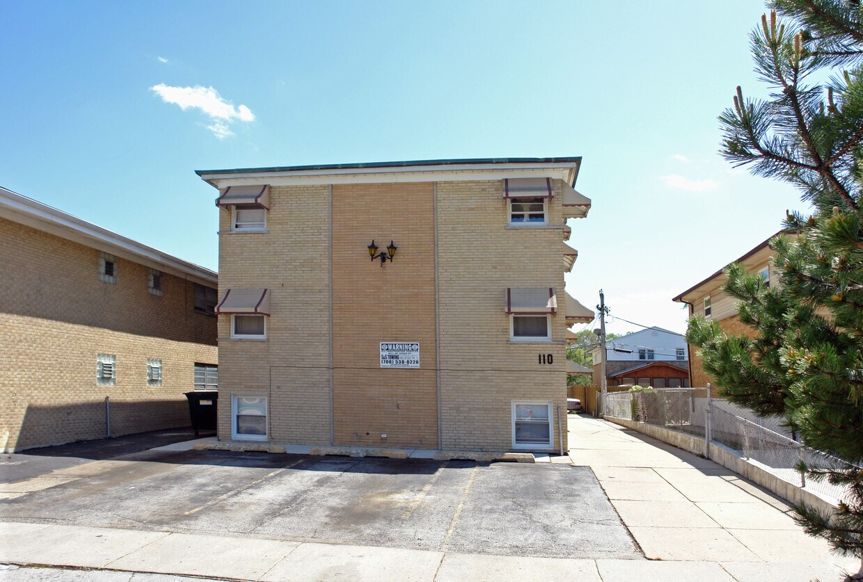 Foto del edificio - 110 Concord Dr