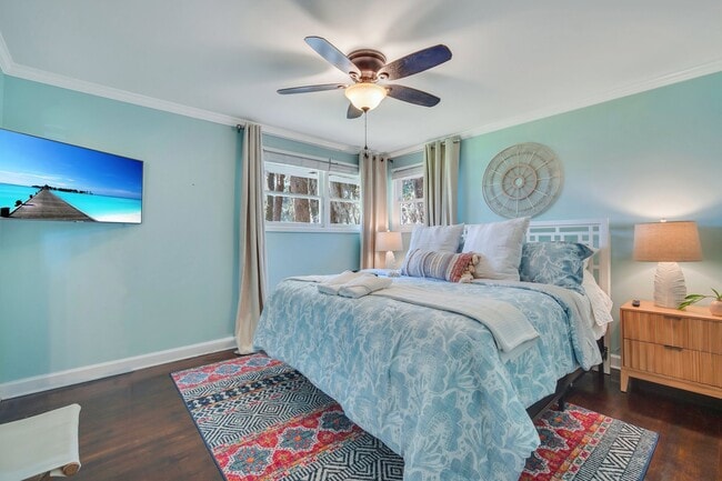 master bedroom - 1704 Camellia Rd