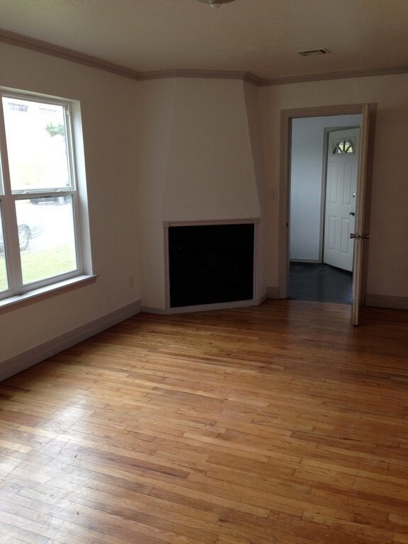 Building Photo - Now leasing 3 Bed 2 bath
