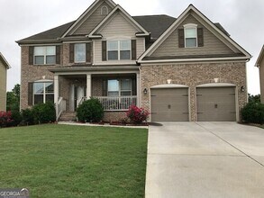 Building Photo - 2145 Manor View
