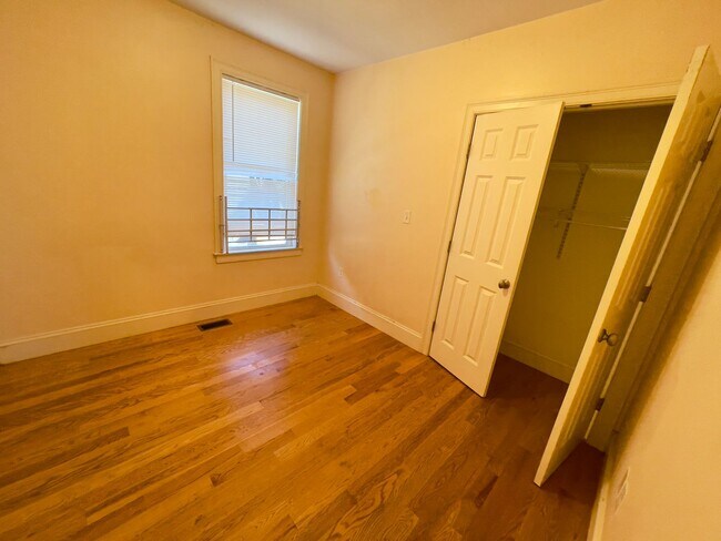 Building Photo - PRATT ST ALLSTON 4bed 2bath AVAILABLE 9/1/2025