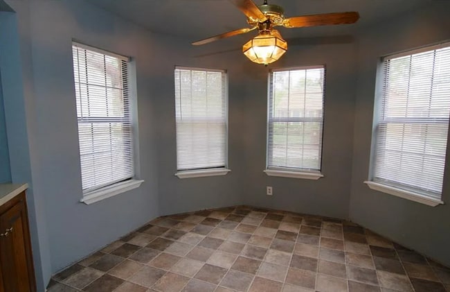 Foto del edificio - 3 Bed | 2 Bath | South Tulsa