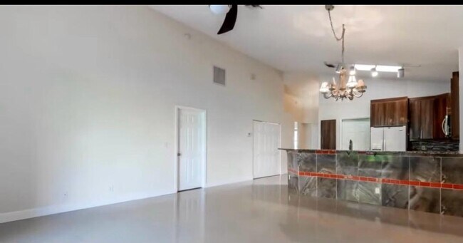 Foto del edificio - 7705 Forest Green Ln