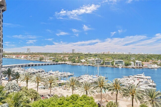 Foto del edificio - 3 Grove Isle Dr