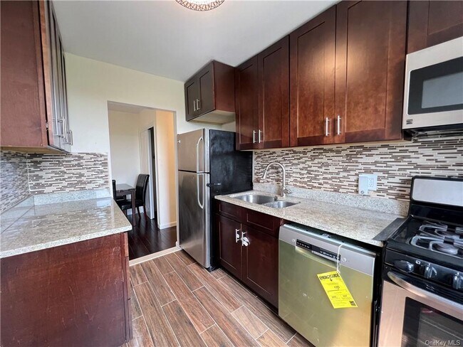 Foto del edificio - 277 Bronx River Rd
