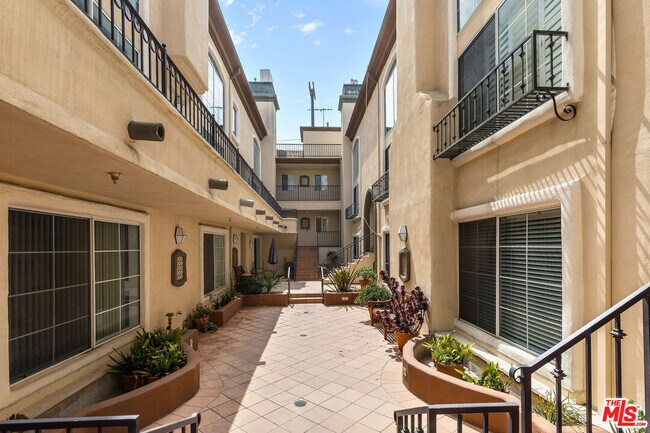Courtyard - 7120 La Tijera Blvd
