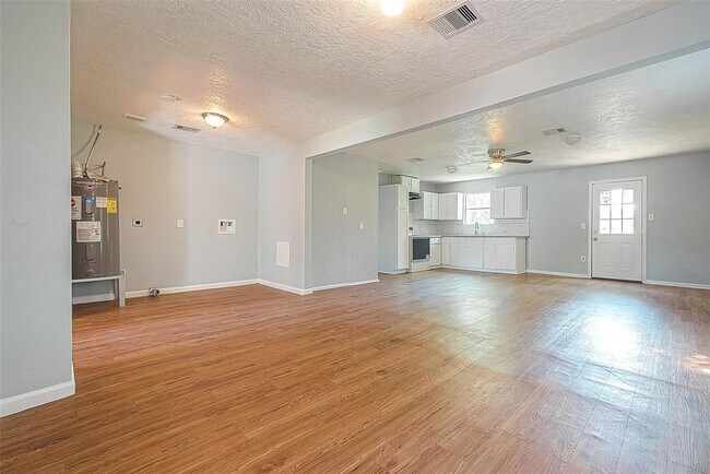 Foto del edificio - 4810 Carmen St