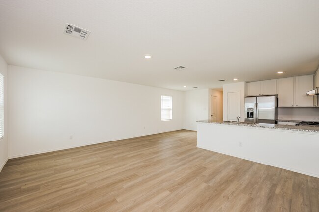 Foto del edificio - 4125 Waterfall Cv